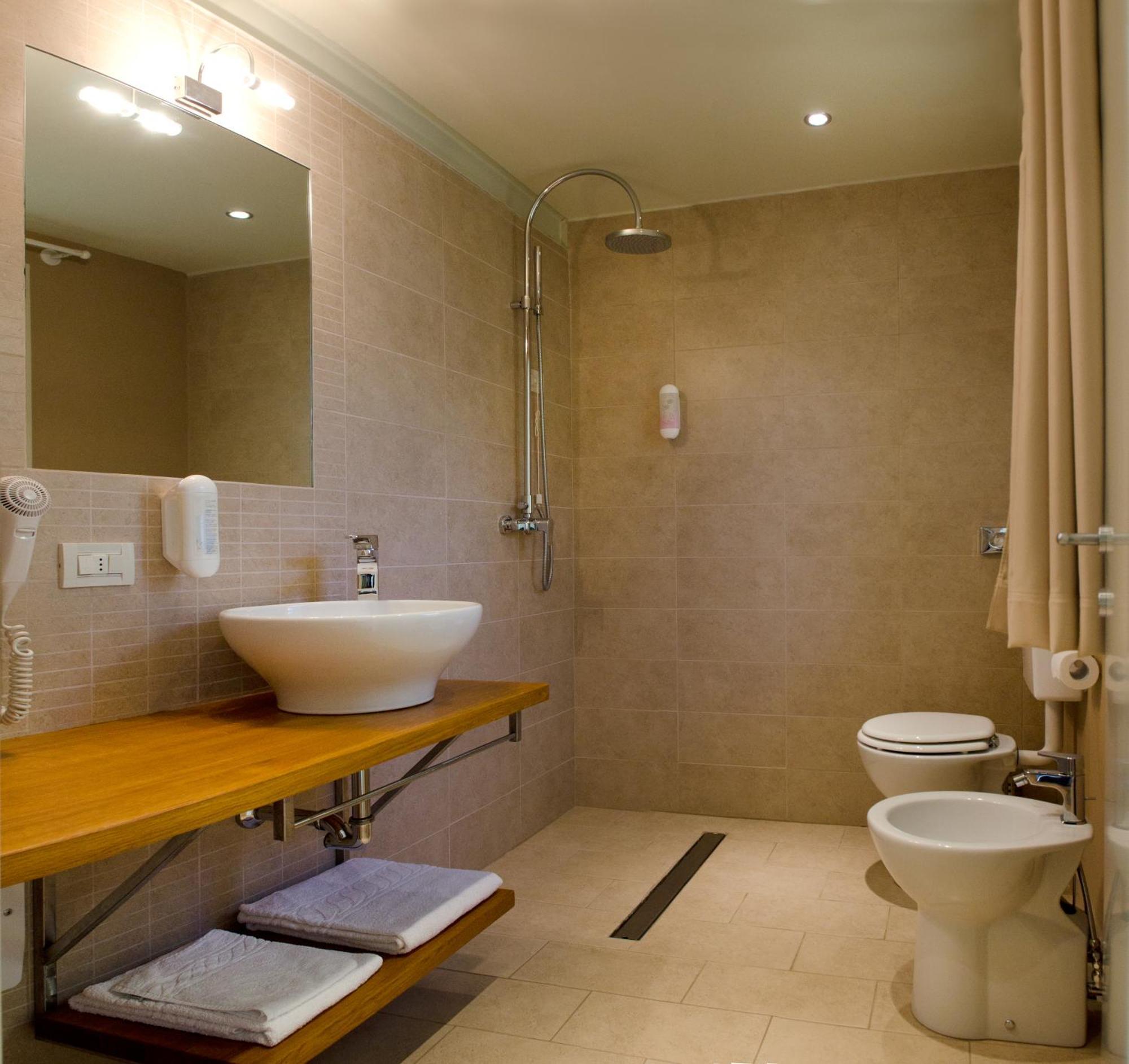 Osteria E Locanda Del Viaggiatore Russi Zimmer foto